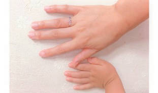 ファミリーリングお手手