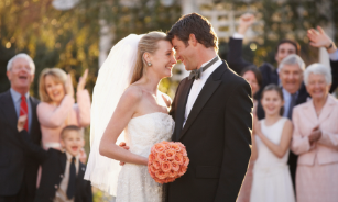 結婚でつながる指輪